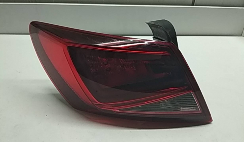Farolim Stop Esq SEAT LEON (5F_) | 12 - (20210442).