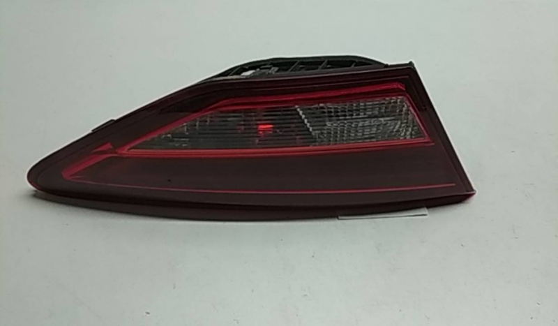 Farolim Stop Esq . Mala SEAT LEON SC (5F5) | 13 - (20210493).