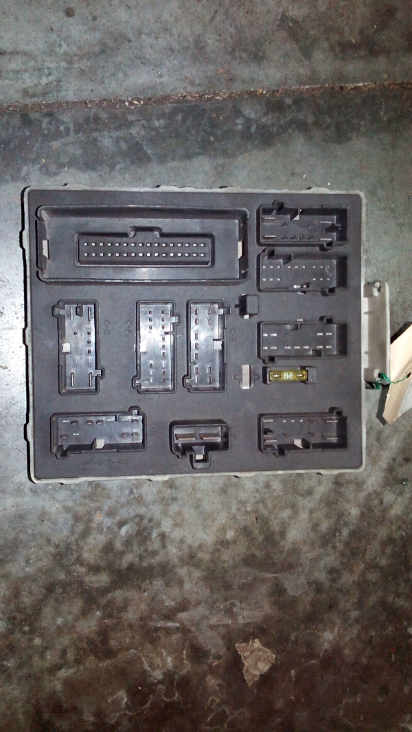 Caixa dos Fusíveis FORD TRANSIT CONNECT (P65_, P70_, P80_) | 02 - (149252).