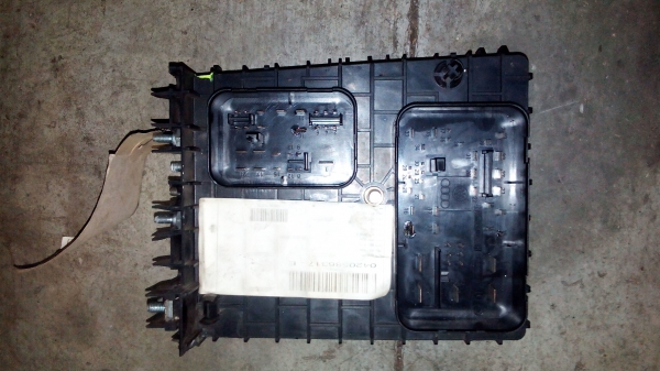 Caixa dos Fusíveis VOLKSWAGEN CADDY III Combi (2KB, 2KJ, 2CB, 2CJ) | 04 - (20186809).