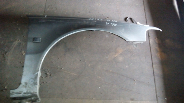 Guarda Lamas Dto VOLVO V40 Combi (VW) | 95 - 04 (20189501).