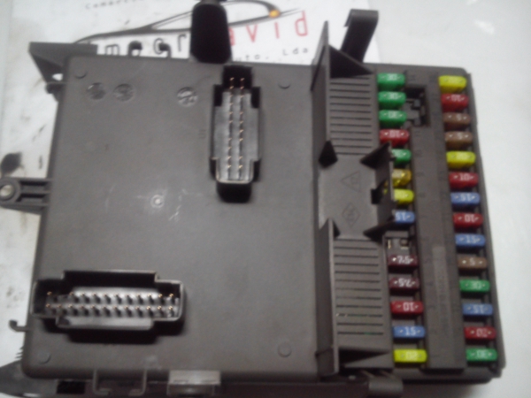 Caixa dos Fusíveis RENAULT LAGUNA II (BG0/1_) | 01 - (20198662).