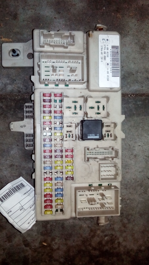Caixa dos Fusíveis FORD FOCUS II Combi (DA_) | 04 - (20198958).