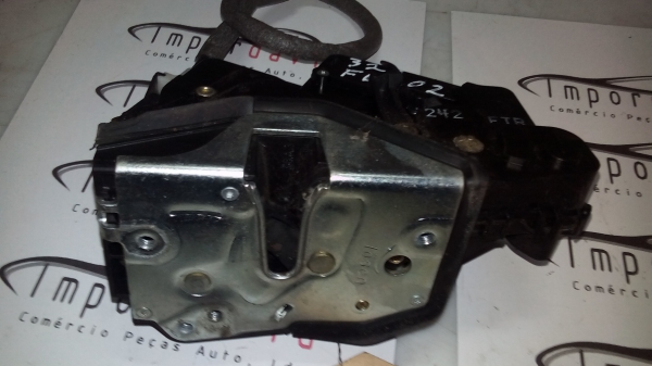Fecho da Porta Frente Dto BMW 3 (E46) | 98 - 05 (20199544).
