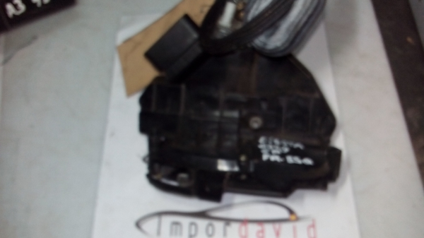 Fecho da Porta Frente Esq FORD FIESTA VI | 08 - (20199700).