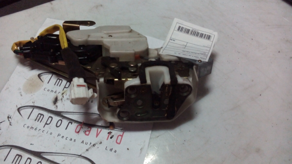 Fecho da Porta Frente Dto OPEL AGILA (A) (H00) | 00 - 07 (20199764).