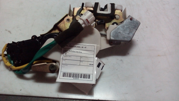 Fecho da Porta Trás Esq OPEL AGILA (A) (H00) | 00 - 07 (20199776).