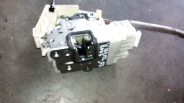 Fecho da Porta Frente Dto MERCEDES-BENZ M-CLASS (W164) | 05 - (20200165).