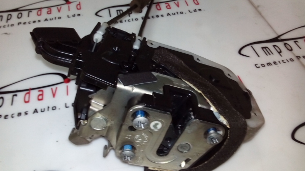 Fecho da Porta Trás Dto NISSAN JUKE | 10 - (20202593).