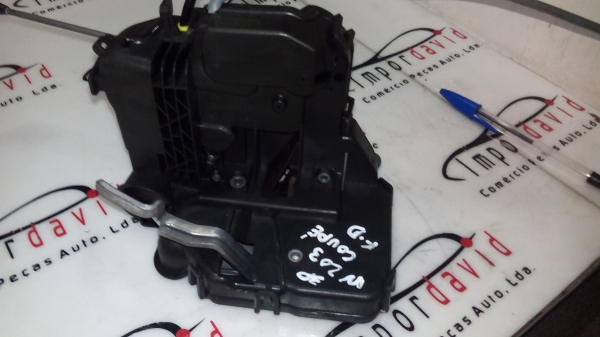 Fecho da Porta Frente Dto MERCEDES-BENZ C-CLASS Coupé (CL203) | 01 - 11 (20202683).