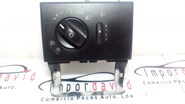Interruptor de luz ( Tablier) ) MERCEDES-BENZ VITO Autocarro (W639) | 03 - (20202947).