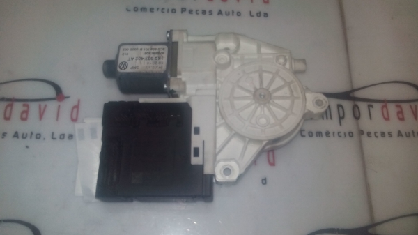 Motor Elevador Frt. Dir. VOLKSWAGEN GOLF VI (5K1) | 08 - 13 (20203034).