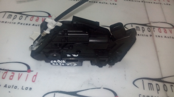 Fecho da Porta Trás Dto SKODA FABIA | 06 - 14 (20203051).