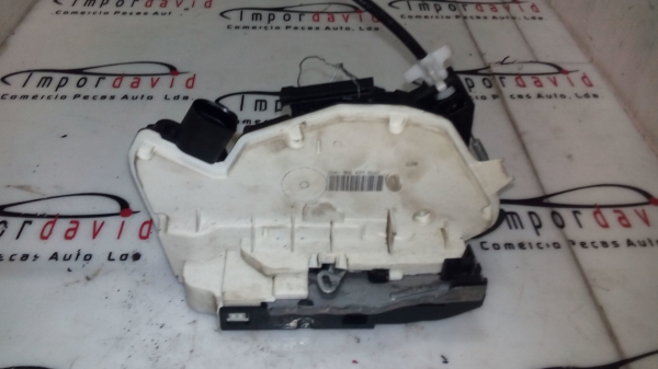 Fecho da Porta Frente Dto SKODA FABIA | 06 - 14 (20203087).