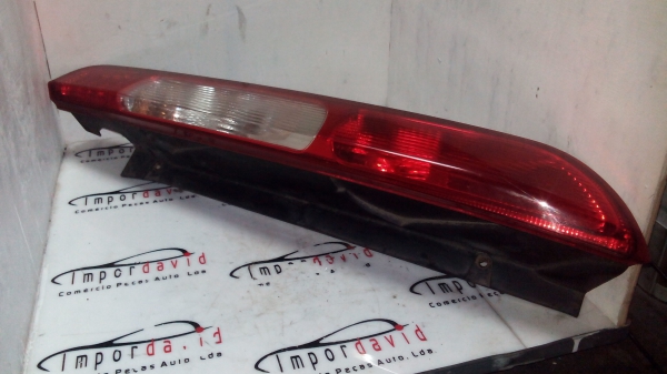 Farolim Stop Dto FORD FOCUS II (DA_) | 04 - (20203188).