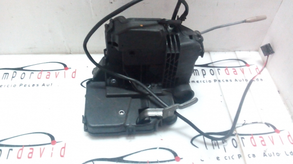 Fecho da Porta Frente Esq MERCEDES-BENZ E-CLASS (W211) | 02 - 08 (20203543).