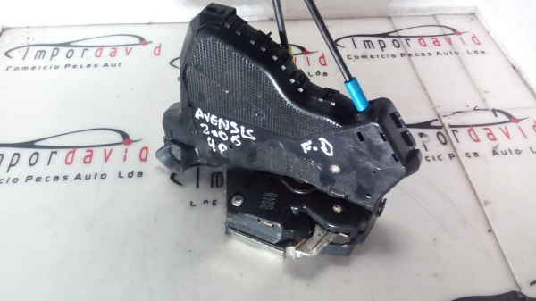 Fecho da Porta Frente Dto TOYOTA AVENSIS (T25_) | 03 - 08 (20203758).