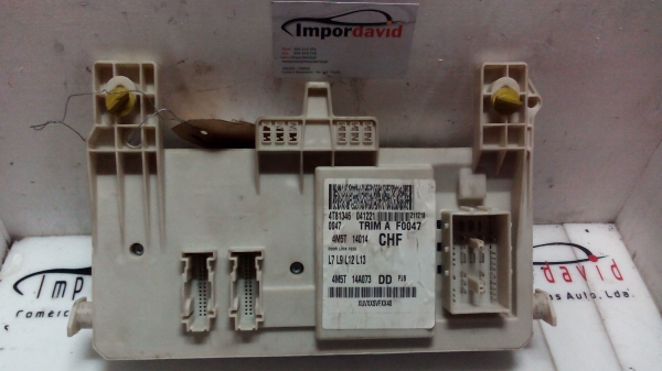 Caixa dos Fusíveis FORD FOCUS II (DA_) | 04 - (20204183).