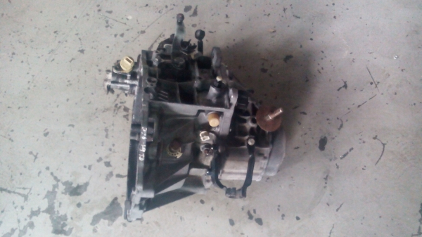 Caixa Velocidades / Kit Embraiagem PEUGEOT 306 (7B, N3, N5) | 93 - 01 (20204733).