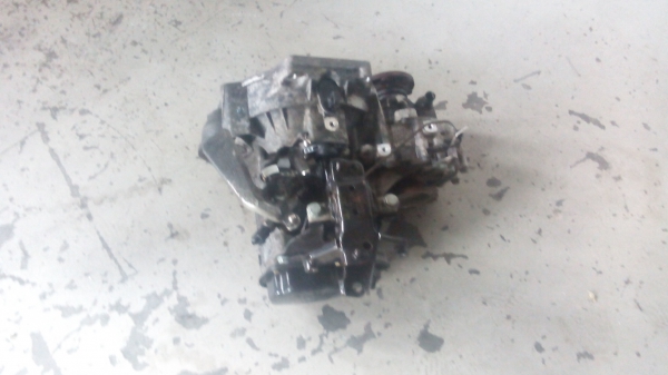 Caixa Velocidades / Kit Embraiagem VOLKSWAGEN CADDY III Caixa (2KA, 2KH, 2CA, 2CH) | 04 - (20204741).