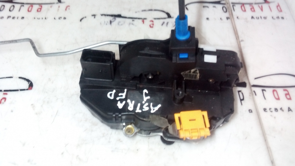 Fecho da Porta Frente Dto OPEL ASTRA J | 09 - (20205363).