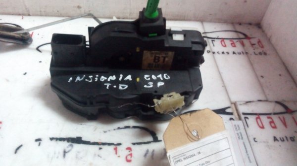 Fecho da Porta Trás Dto OPEL INSIGNIA | 08 - (20205719).