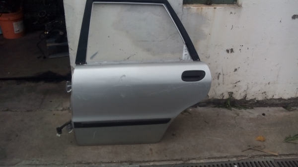 Porta Trás Esq VOLVO V40 Combi (VW) | 95 - 04 (20205802).