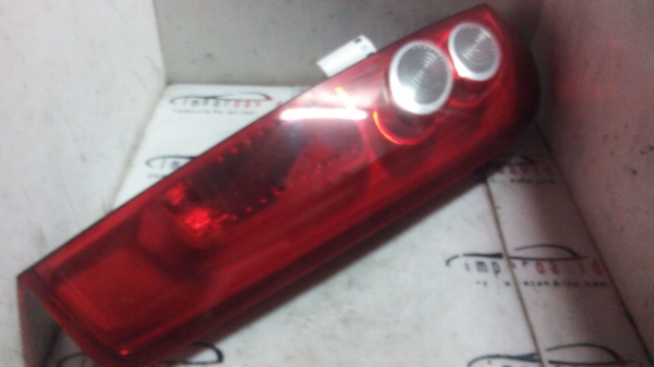 Farolim Stop Esq FORD FIESTA V (JH_, JD_) | 01 - 10 (20205883).