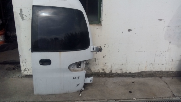 Porta Trás Esq HYUNDAI H100 Caixa | 93 - 04 (20206327).