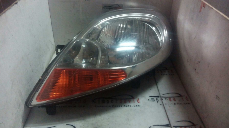 Optica / Farol Esq RENAULT TRAFIC II Caixa (FL) | 01 - (20206600).