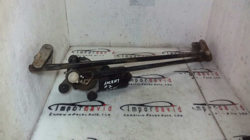 Motor Limpa Vidros Frente HYUNDAI ACCENT três volumes (LC) | 99 - 05 (20206716).