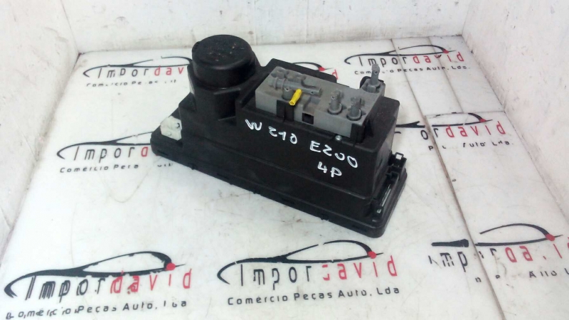 Compressor Fecho Central MERCEDES-BENZ E-CLASS (W210) | 95 - 02 (20206974).