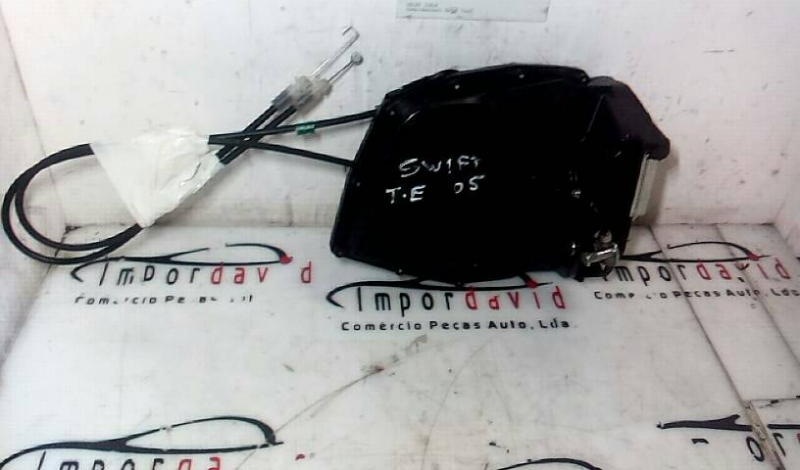 Fecho da Porta Trás Esq SUZUKI SWIFT III (MZ, EZ) | 05 - (20207047).