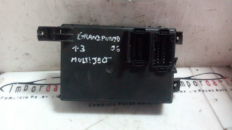 Caixa dos Fusíveis FIAT PUNTO / GRANDE PUNTO (199) | 05 - (20207104).