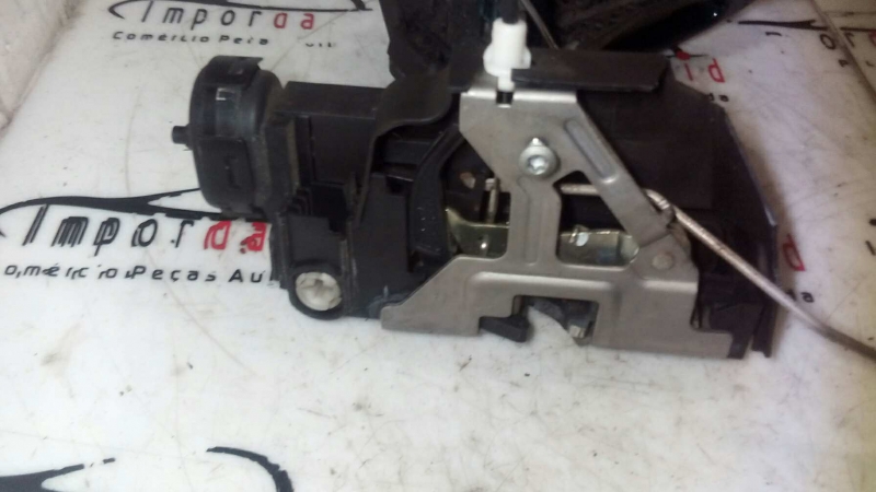 Fecho da Porta Frente Dto MERCEDES-BENZ A-CLASS (W168) | 97 - 04 (20207145).