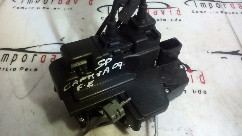 Fecho da Porta Frente Esq CHEVROLET CAPTIVA (C100, C140) | 06 - (20207193).