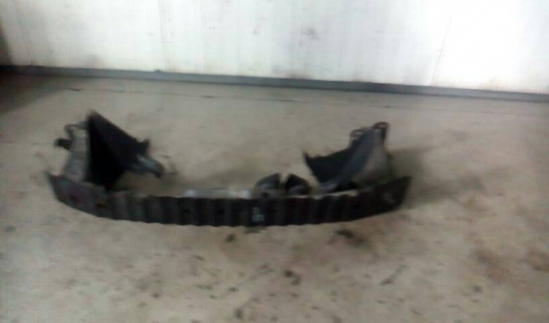 Reforço Parachoques Frt FORD FOCUS II três volumes (DA_) | 05 - (20207266).