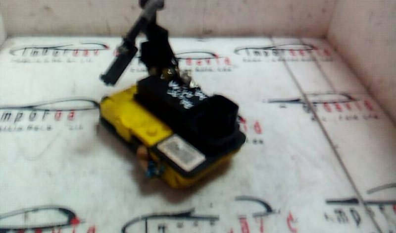 Fecho da Porta Frente Esq VOLVO S60 | 00 - 10 (20207408).