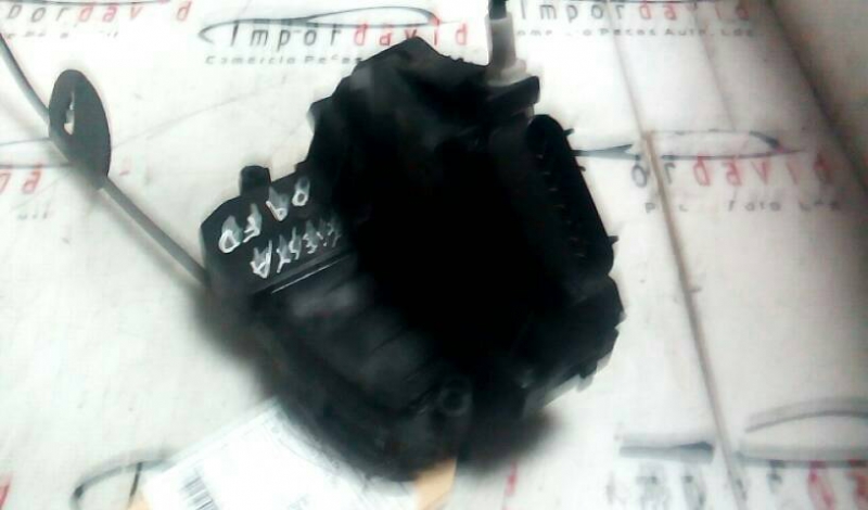 Fecho da Porta Frente Dto FORD FIESTA VI | 08 - (20207561).