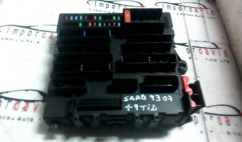 Caixa dos Fusíveis SAAB 9-3 Combi | 05 - (20207888).