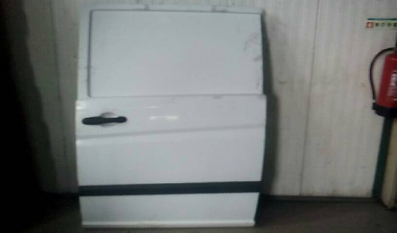 Porta Lateral Esq MERCEDES-BENZ VITO / MIXTO Caixa (W639) | 03 - (20208352).