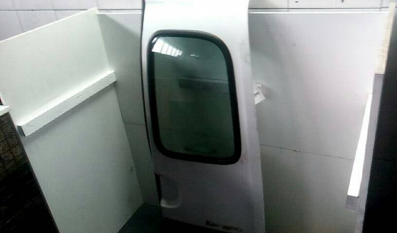 Porta Trás Drt RENAULT KANGOO (KC0/1_) | 97 - (20209870).