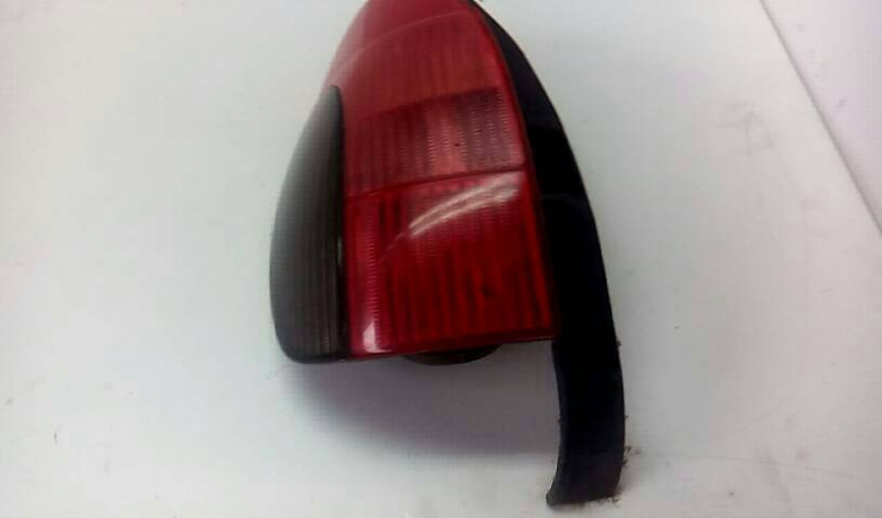 Farolim Stop Esq PEUGEOT 306 (7B, N3, N5) | 93 - 01 (20209990).