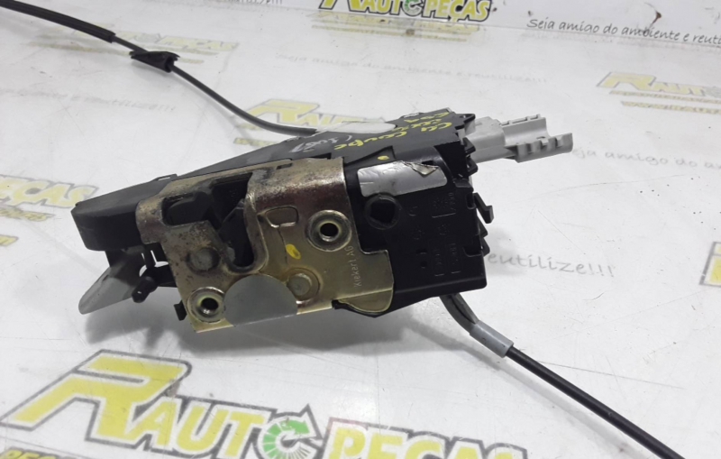 Fecho da Porta Frente Esq CITROËN C4 Coupé (LA_) | 04 - 11 (137415).
