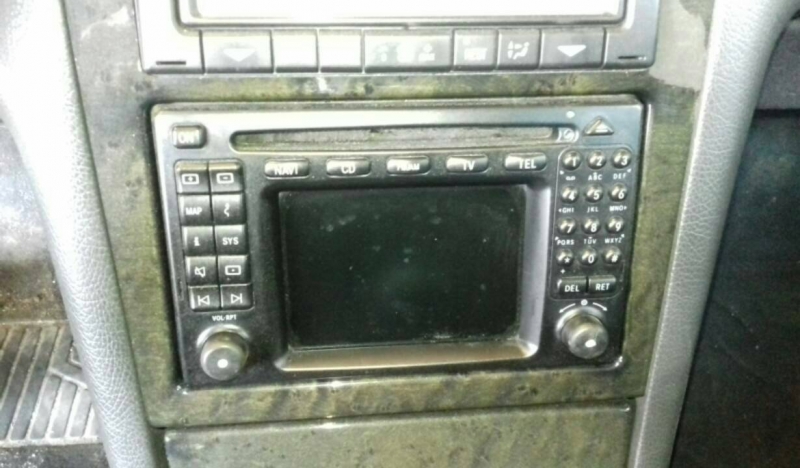 Rádio MERCEDES-BENZ E-CLASS (W210) | 95 - 03 (20194674).