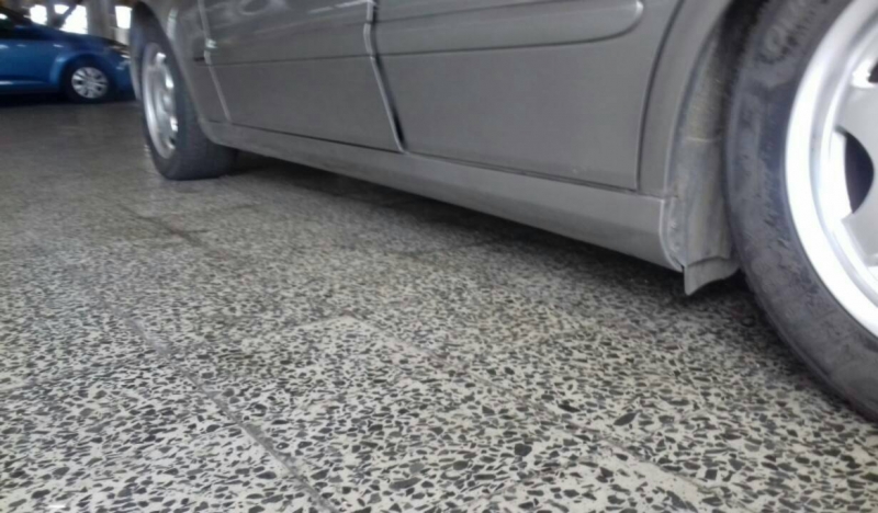 Embaladeira Plástica Esq MERCEDES-BENZ E-CLASS (W211) | 02 - 09 (20196046).