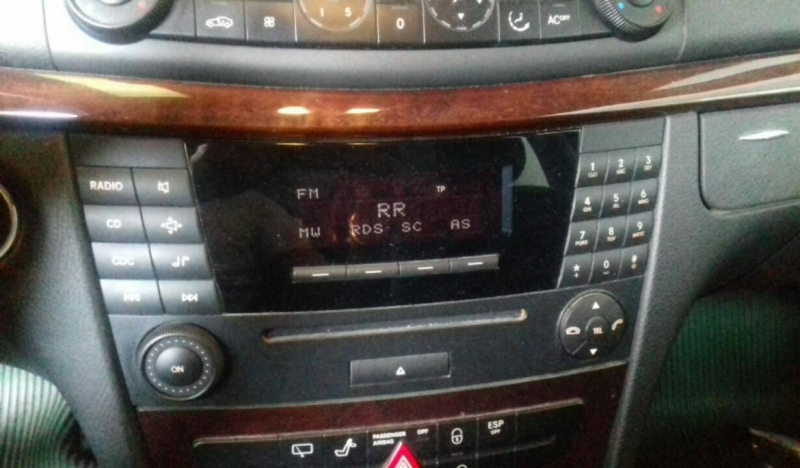 Rádio MERCEDES-BENZ E-CLASS (W211) | 02 - 09 (20196095).