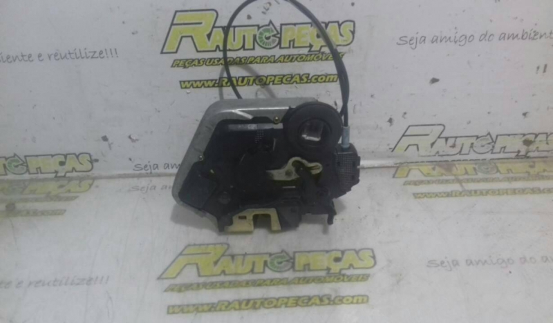 Fecho da Porta Frente Esquerdo TOYOTA COROLLA (_E12_) | 01 - 07 (20200166).